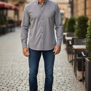 Van Heusen Men’s XL Striped Dress Shirt Wrinkle Free 17” Neck 34/35 Sleeve